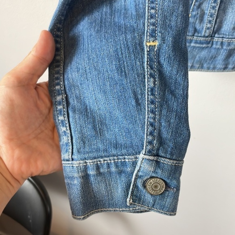 LEVI’S Jean Jacket 💙 M - Picture 7 of 10